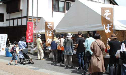 お祭りなどのイベントへの本格的なそば・うどんテント